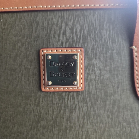 Dooney & Bourke - Picture 3 of 3